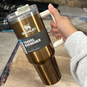 Gold Glass 40oz Stanley